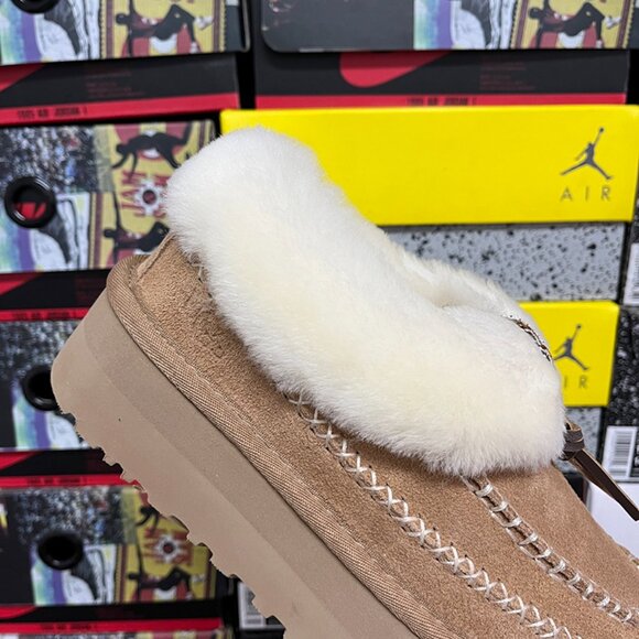 Womens UGG Brown Suede Boots - Picture 5 of 9